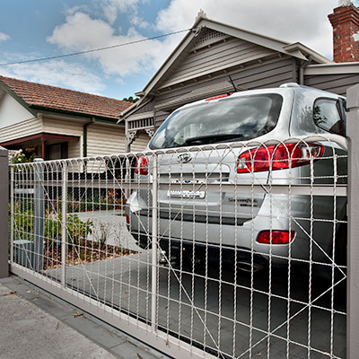 Fairfiels sliding woven wire gate